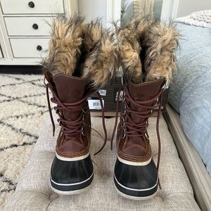 ⛄️ Sorel Joan of Arctic Faux Fur Waterproof Snow Boots; Size 6⛄️